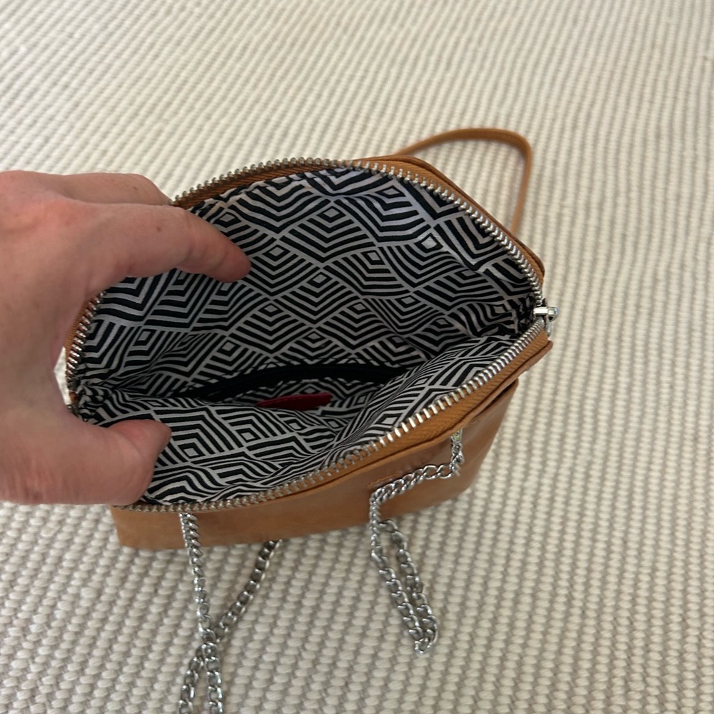HOBO Convertible leather crossbody/clutch/handbag/wristlet. Festival ready! - Picture 5 of 13